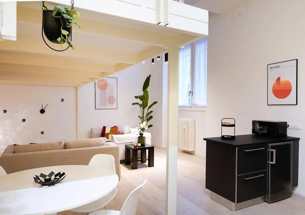 Navigli-Bocconi Spazio Luce Design Apartment Milan